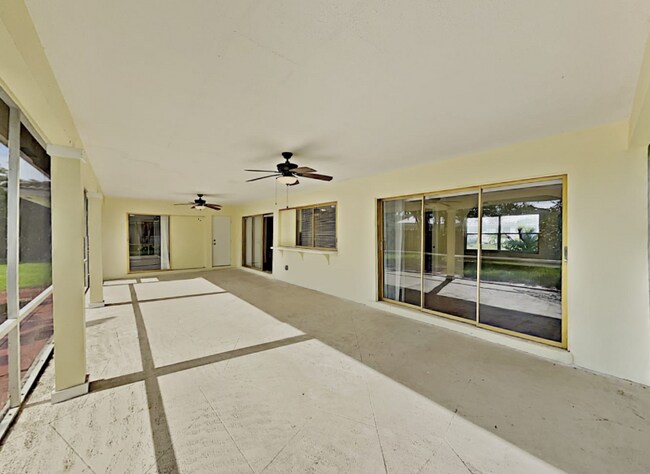 Foto del edificio - 4444 NE 29th Ave