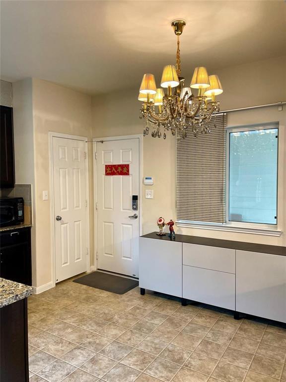 Building Photo - 14574 Empanada Dr