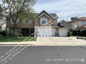 Building Photo - 703 N Elm Ave