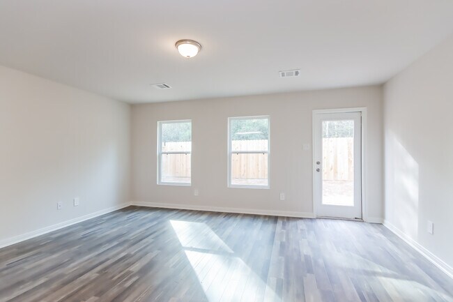 Foto del edificio - 15606 Briar Forest Dr