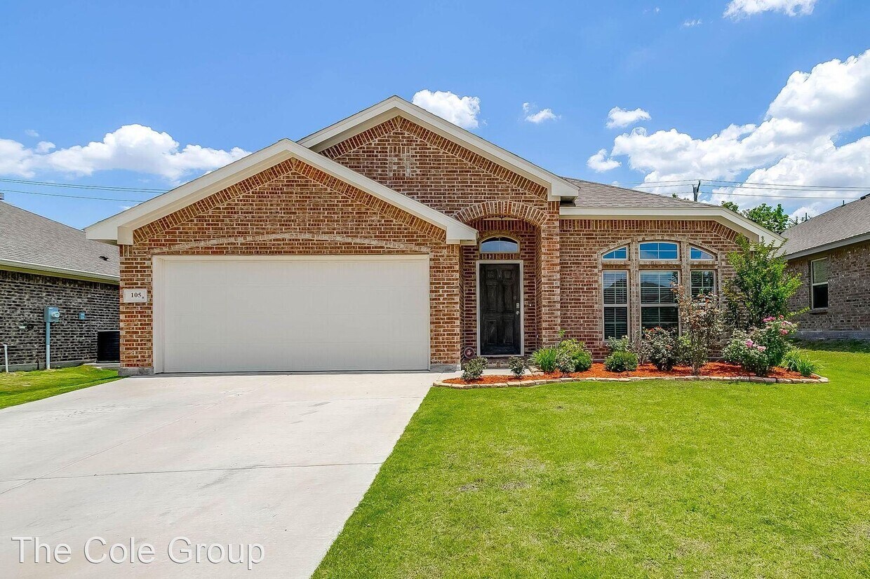 Foto principal - 3 br, 2 bath House - 105 Wilson Cliff Dr