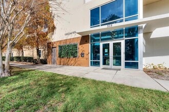 Building Photo - 525 E Jackson St