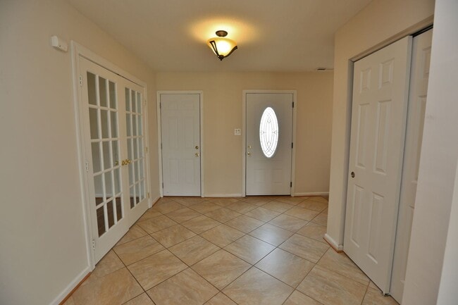 Building Photo - 1012 Antioch Cir
