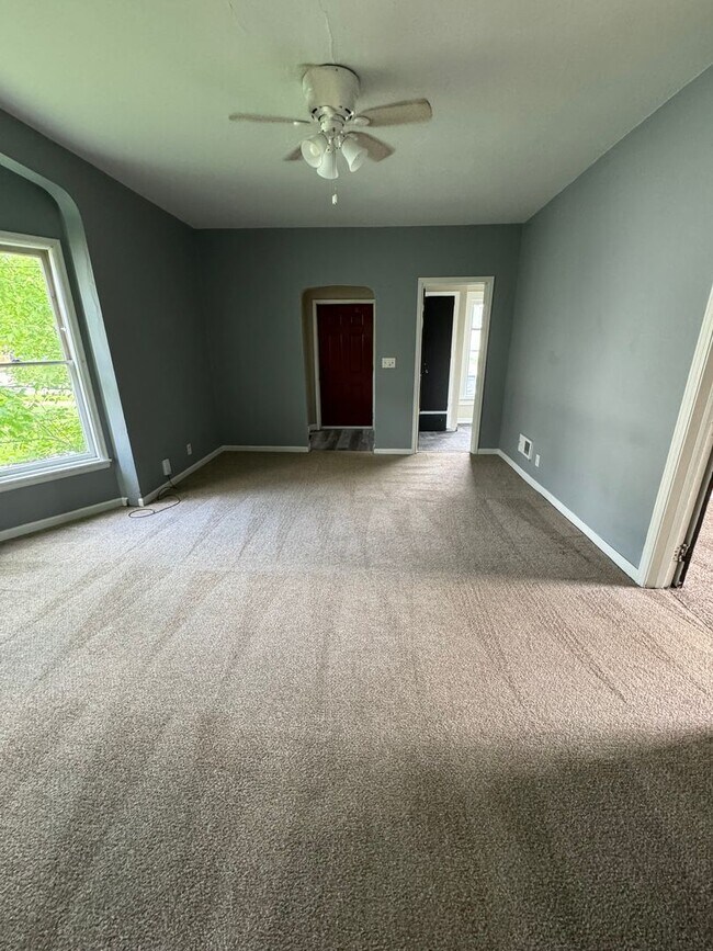 406 Garfield Ave Unit Lower Apartment, Wausau, WI 54401 Room for Rent