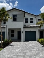 Building Photo - 136 SW 184th Way