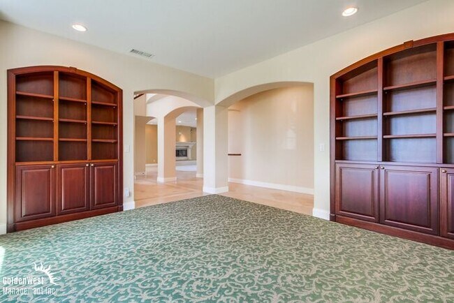 Building Photo - Luxury 4Bdm 4.5Ba Dream Home w/Wine Cellar...