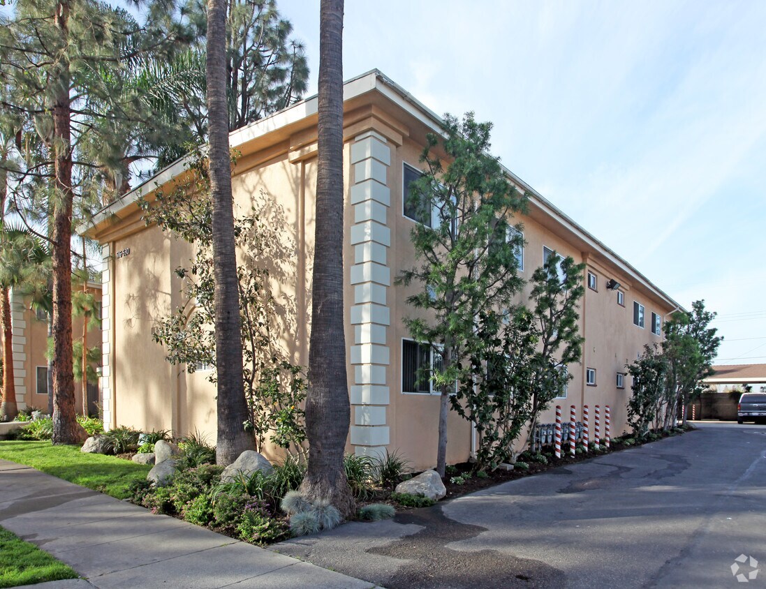 Building Photo - 516-530 N Citrus St