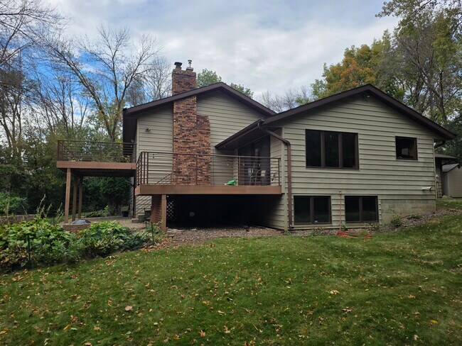 Foto del edificio - 4110 Juneau Ln N