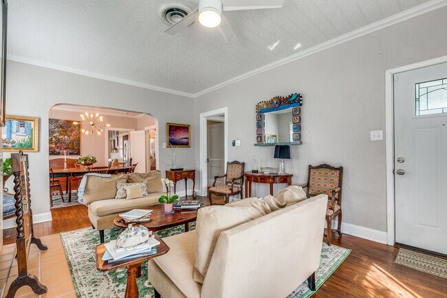 Building Photo - FURNISHED 3-BEDROOM HOME IN WOODLAWN TERRACE