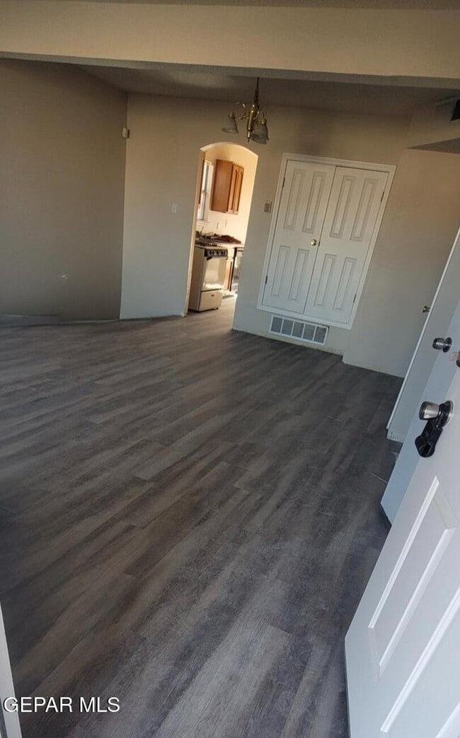 Building Photo - 10340 Valle Suave Dr