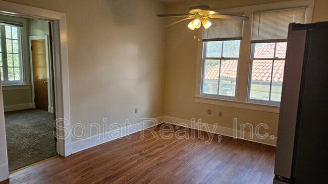 Building Photo - 110 S Pierce St