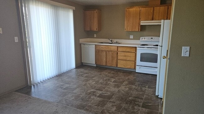 Foto del edificio - 1414 Brandt Rd