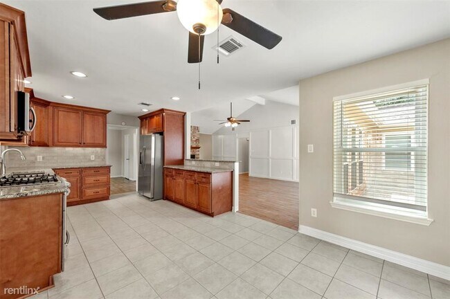Foto del edificio - 4 br, 2 bath House - 2916 Woodland Grove D...