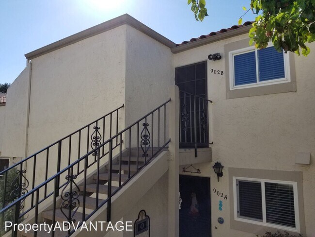 Building Photo - 2 br, 1 bath House - 902 Caminito Madrigal...