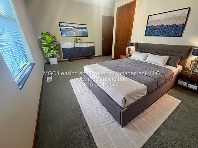 Foto del edificio - Welcome to Millwood Townhomes — Freshly Updated and ready for you to call home!