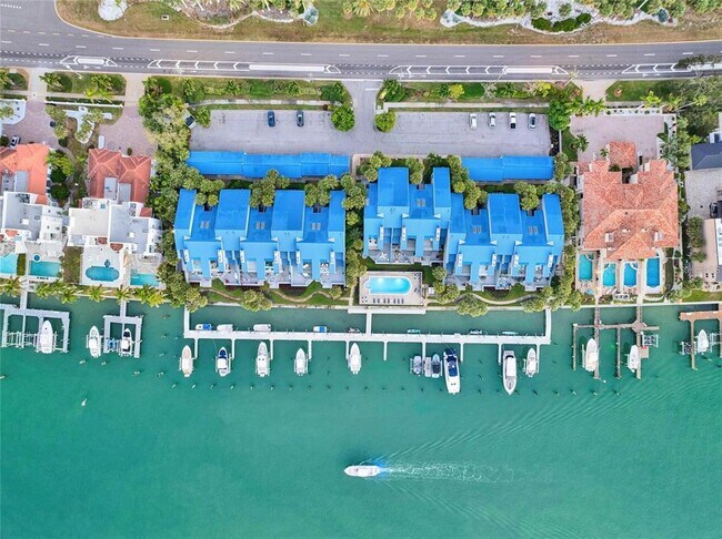 Building Photo - 910 Pinellas Bayway S