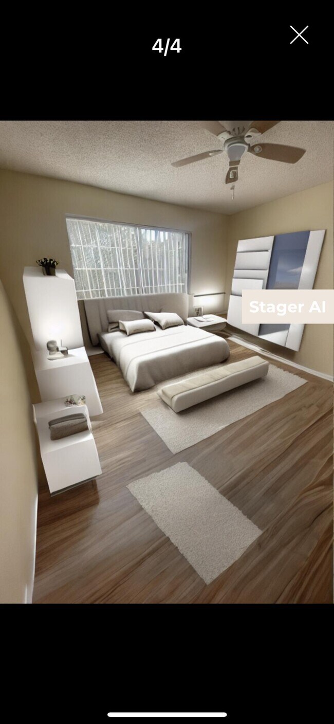 Foto del edificio - 700 Crestwood Ct S
