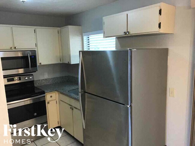 Foto del edificio - 6811 S Sheridan Rd