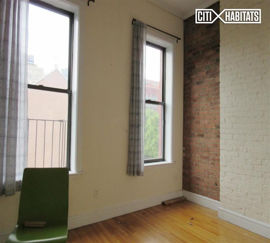 Primary Photo - 219 Mulberry St