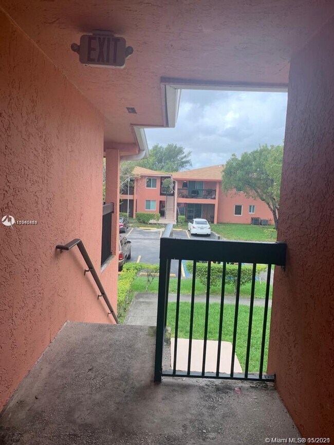 Foto del edificio - 1940 NW 119th St