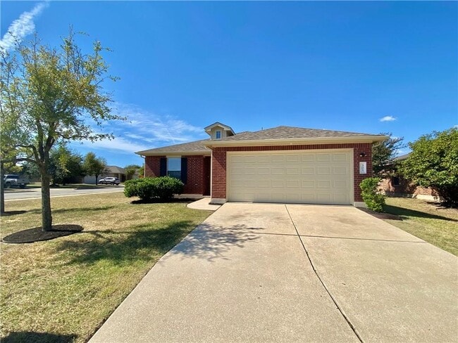 Building Photo - 305 Mesa Dr