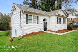 Building Photo - 1216 Woodleigh Rd SW