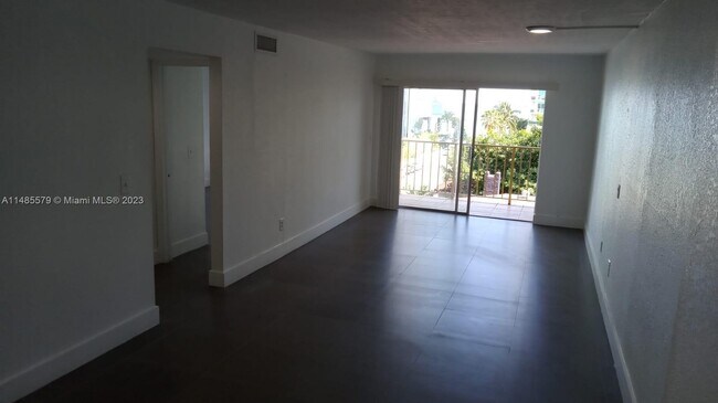 Foto del edificio - 500 NE 26th St
