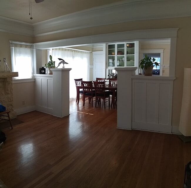 Photo - 1424 W 37th Dr House