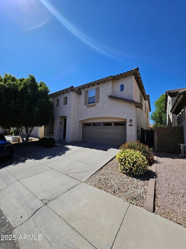 Primary Photo - 2065 E Hulet Dr