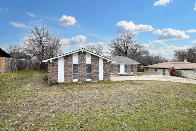 Building Photo - 3 br, 2 bath House - 9708 Leland Ln
