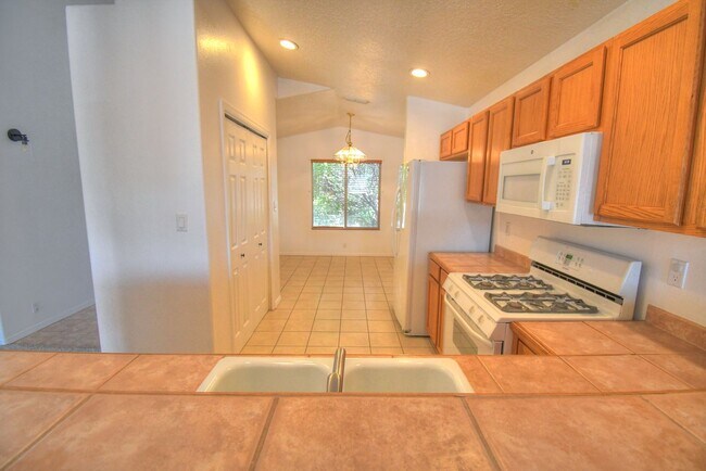 Foto del edificio - Ventana Ranch 3 BEDROOM   2 Bathroom   2 C...