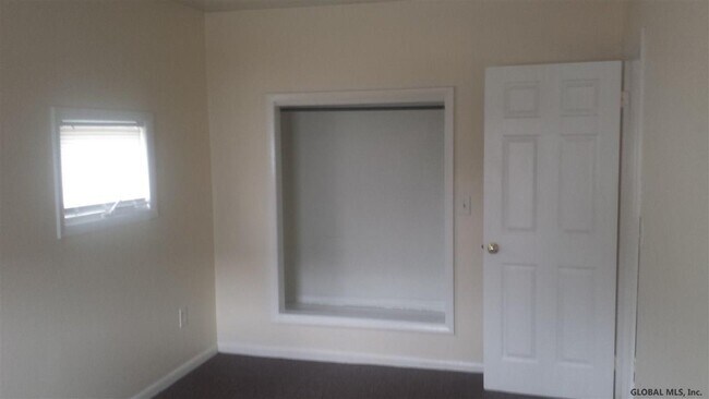 Foto del edificio - 330 New Salem South Rd