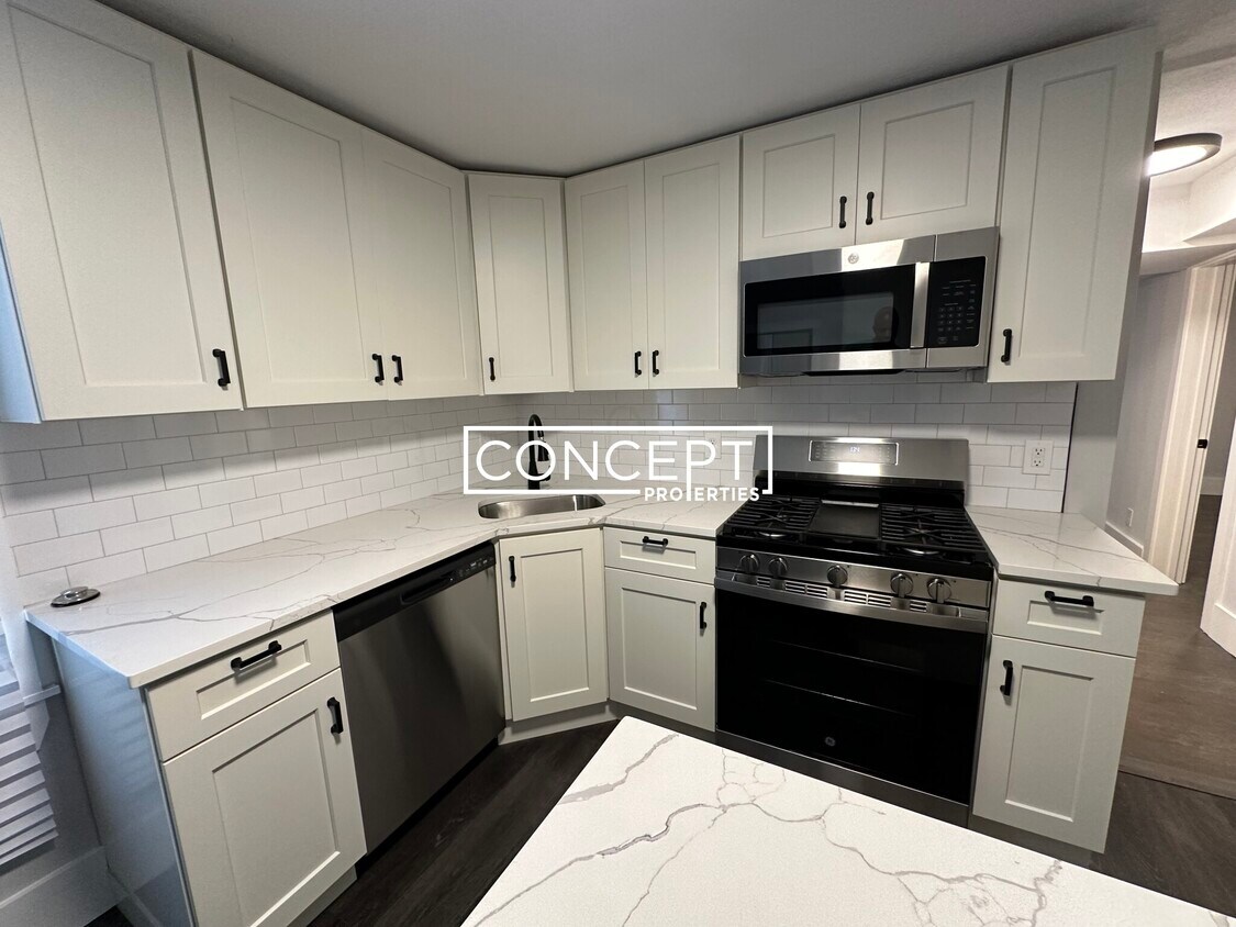 Foto principal - 118 Marginal St