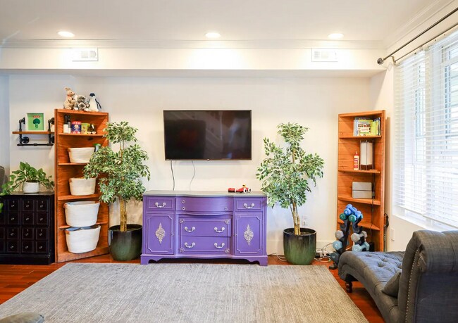 Building Photo - 421 Jefferson St NW