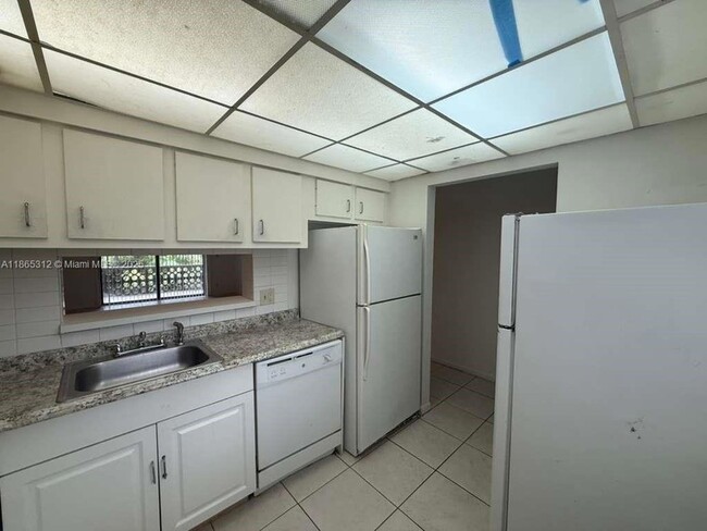 Foto del edificio - 4220 Inverrary Blvd