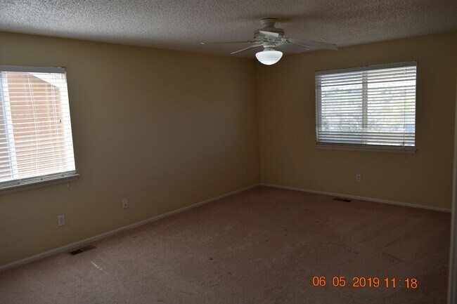 Photo - Large Parker Home 3 bed, 3 bath Nearly 2K ...