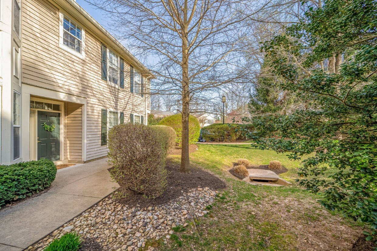 11402 Gate Hill Pl Unit B, Reston, VA 20194 Room for Rent in Reston