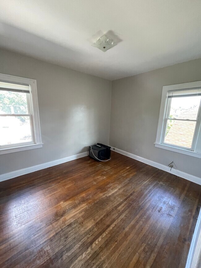 Foto del edificio - 4212 Kingsbury Ave