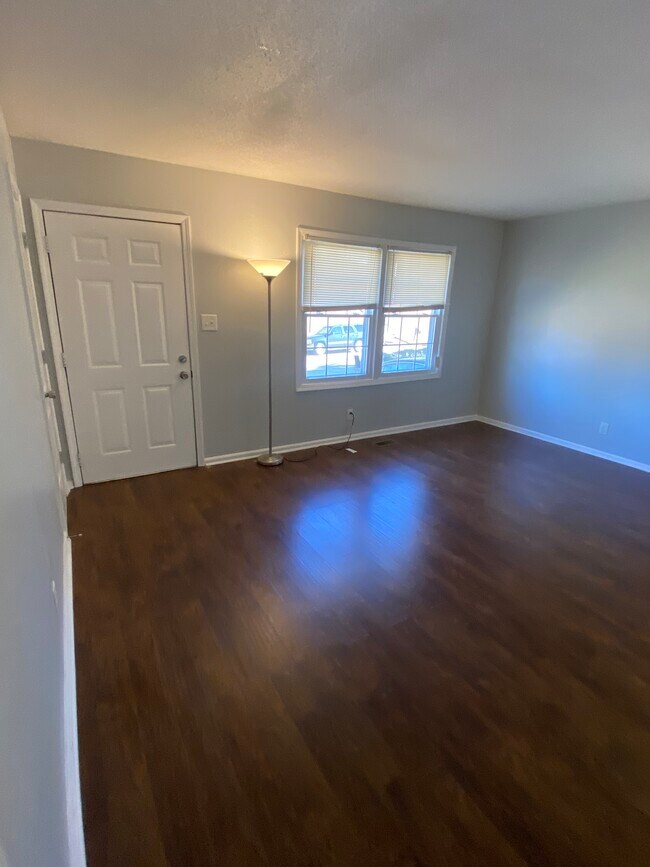 Foto del edificio - 2206 Emerson Pl