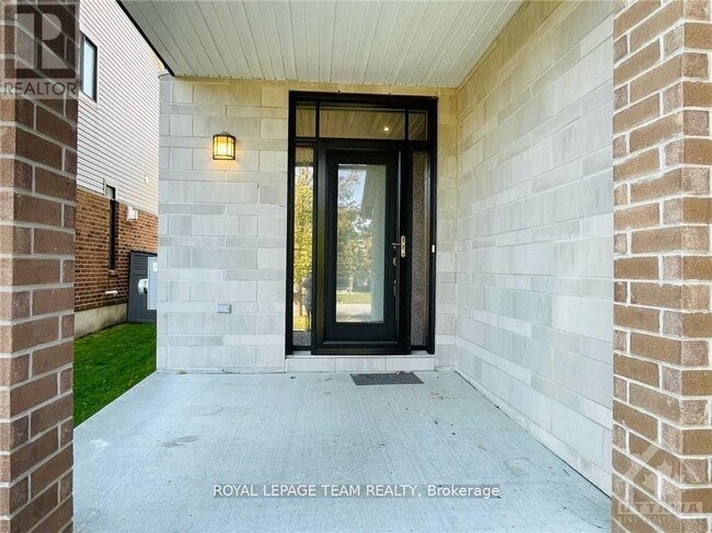 Building Photo - 1189 Tischart Crescent
