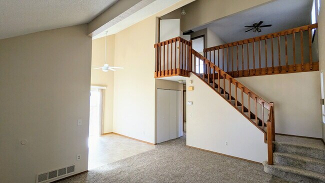 Foto del edificio - 3 Bed 2 Bath New Paint Home in Summer Valley Cherry Creek Schools. Large Backyard with 2 Car Gara...