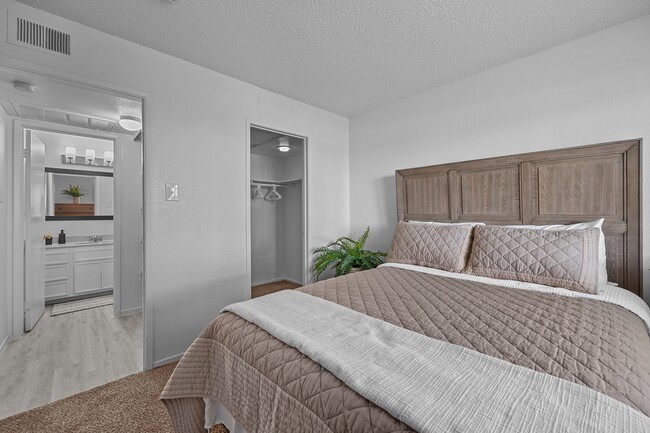 Foto del edificio - LAKE FAIRWAY