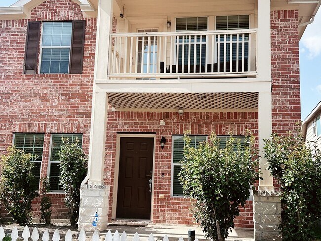 Foto del edificio - 4 Bedroom Single Family Home in Houston