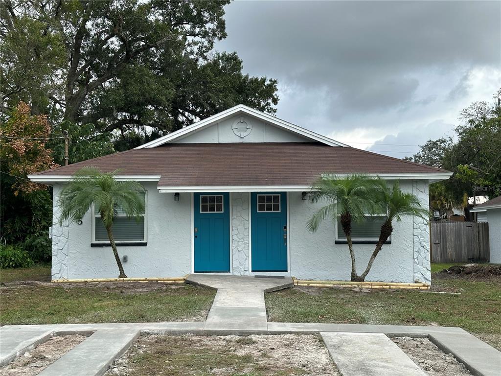 Foto principal - 7815 Lakeshore Dr
