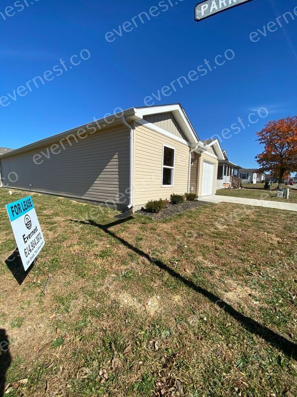 42 Waterman Ave, Commercial Point, OH 43116 House Rental in