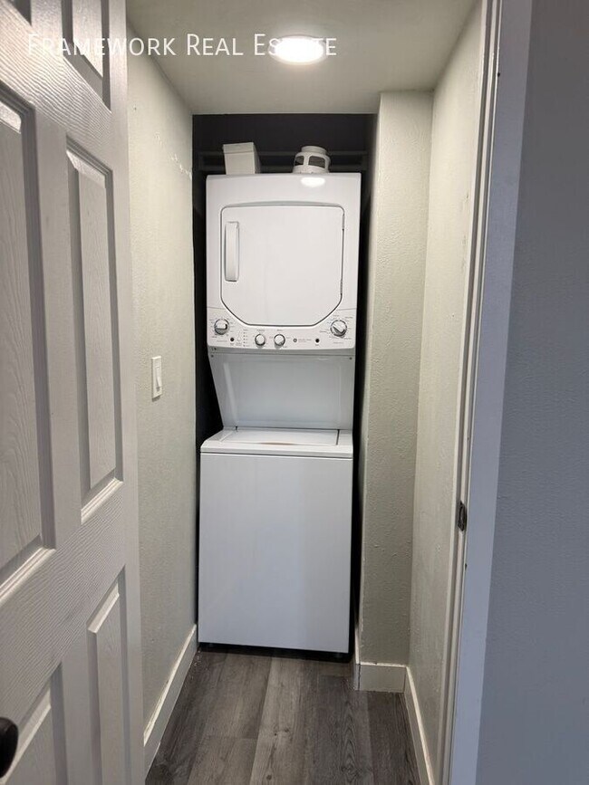 Foto del edificio - 2031 Curtis Street