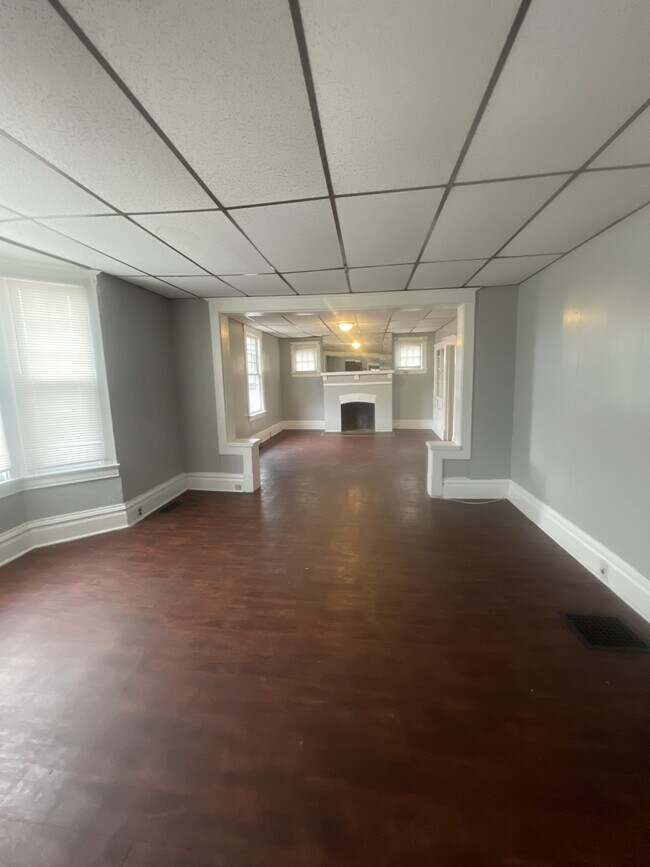 Foto del edificio - 7446 Liberty Ave