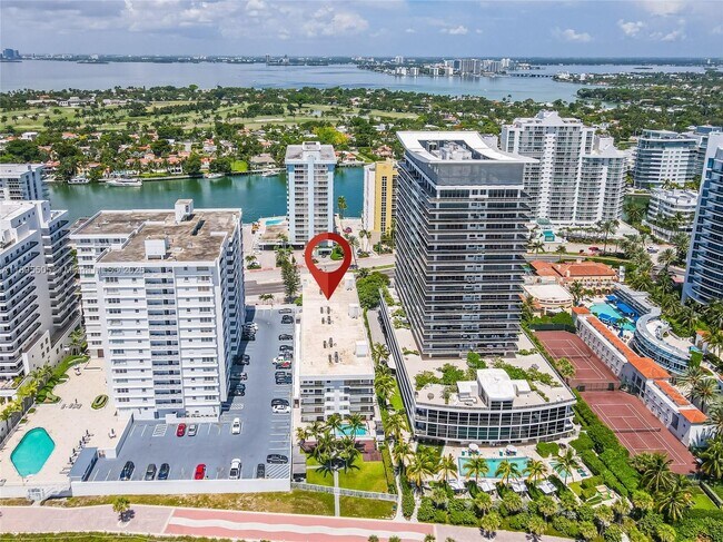 Foto del edificio - 5845 Collins Ave