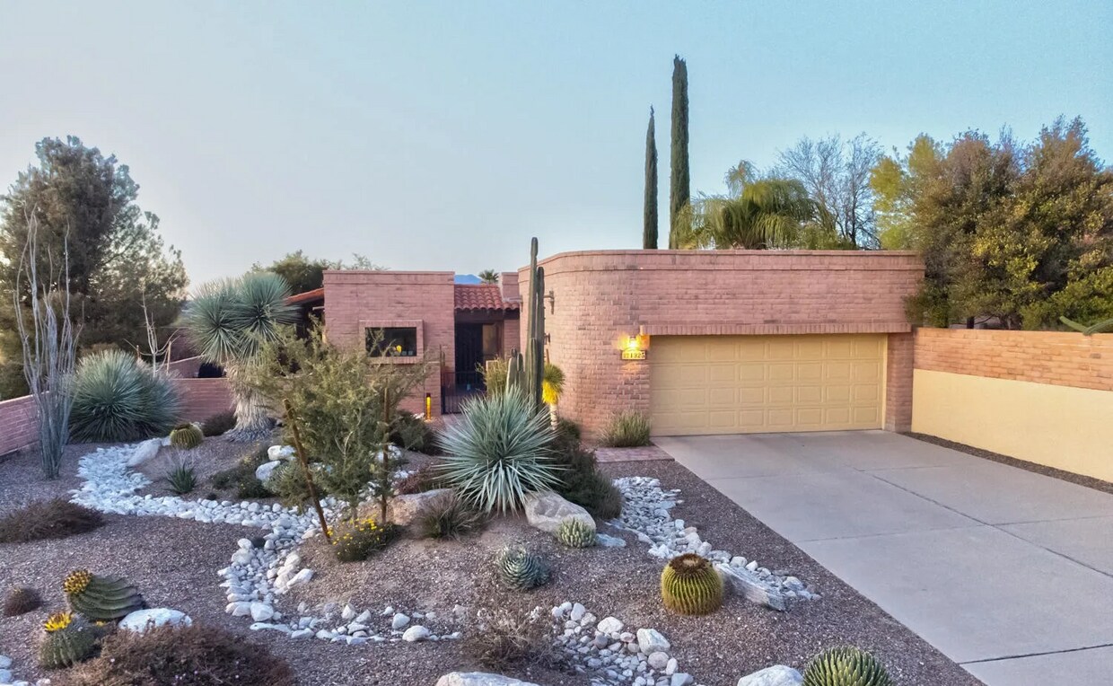 1925 W Ashbrook Dr, Tucson, AZ 85704 Townhome Rentals in Tucson AZ
