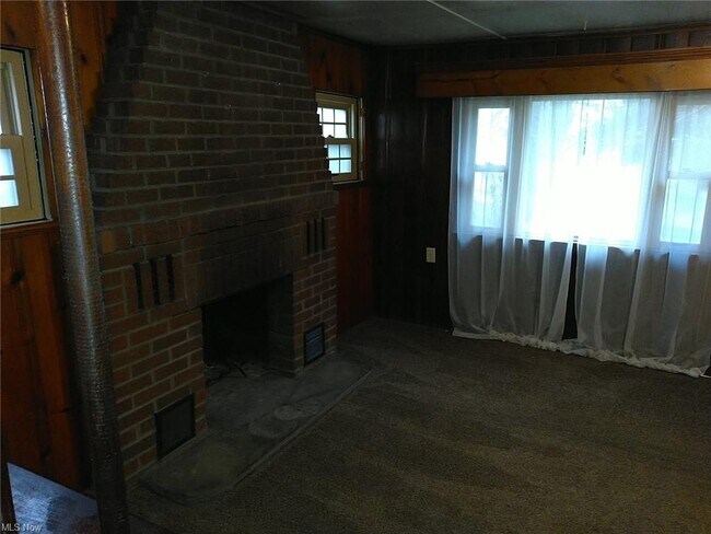 Building Photo - 1842 Grandview Rd